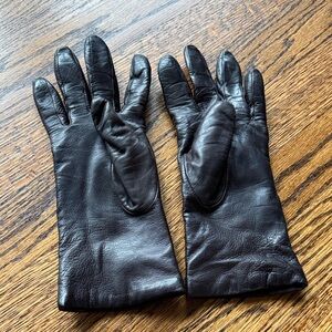 B18 Fownes Women’s 7 Sophisticated Dark Leather Gloves